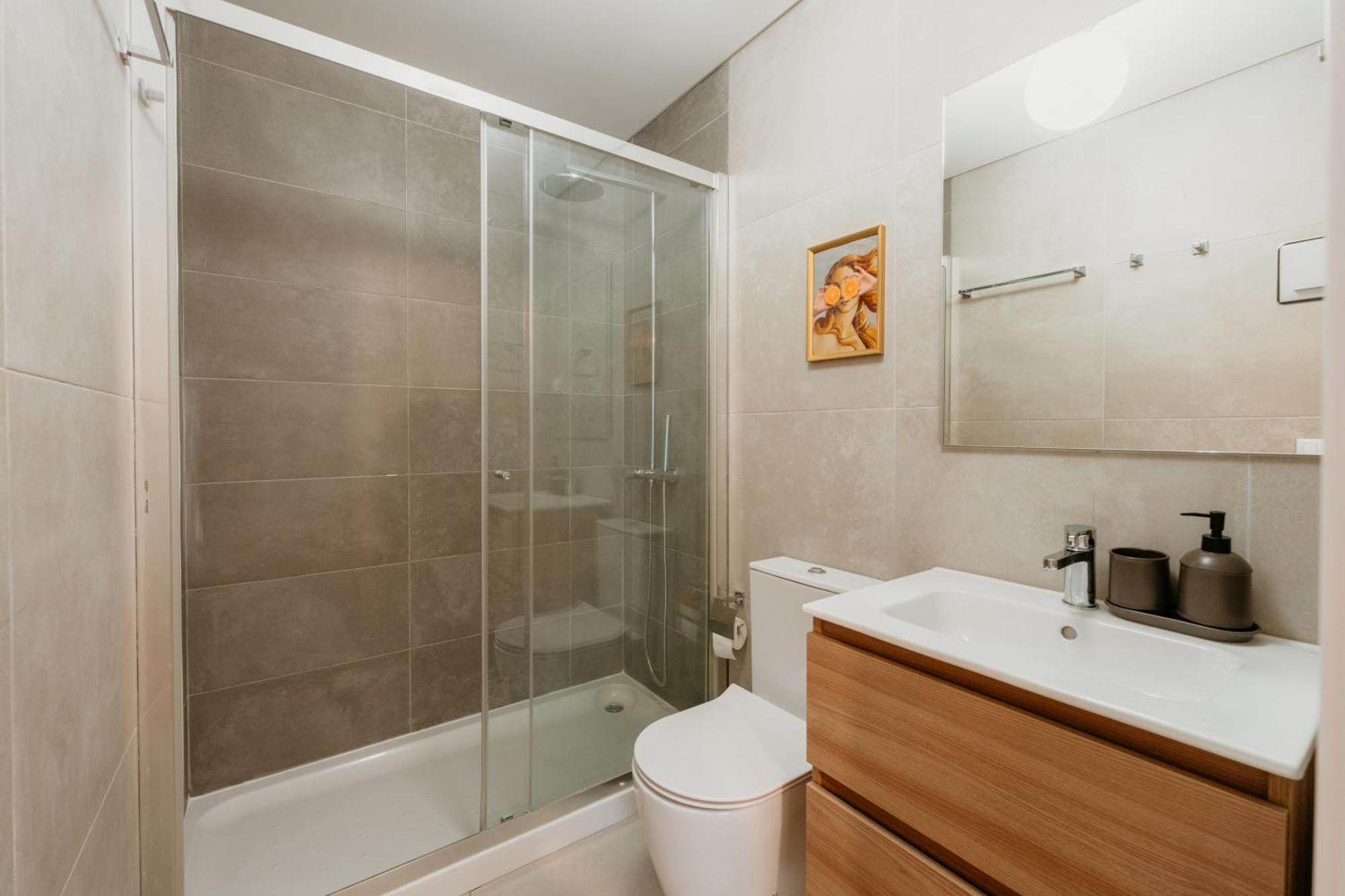 Mary Orange - No 236 Rc E - Elegant Two-bedroom Urban Retreat